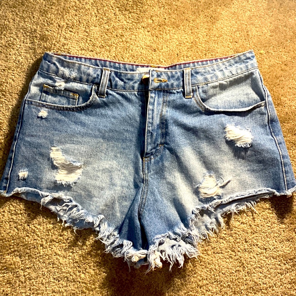 Trendy Denim Jean Shorts! With Fashionable Rips!